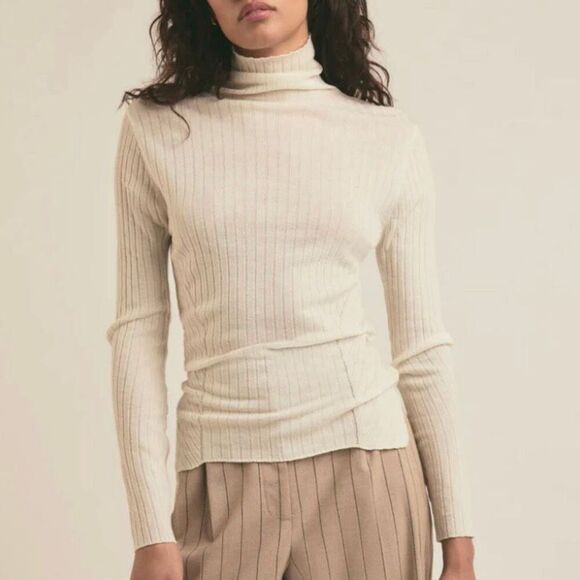 Favorite Daughter Ivory 100% Merino Wool Turtleneck Sweater NWT Size Medium - Picture 1 of 9